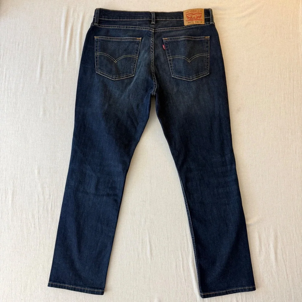 Levis measurements waist
